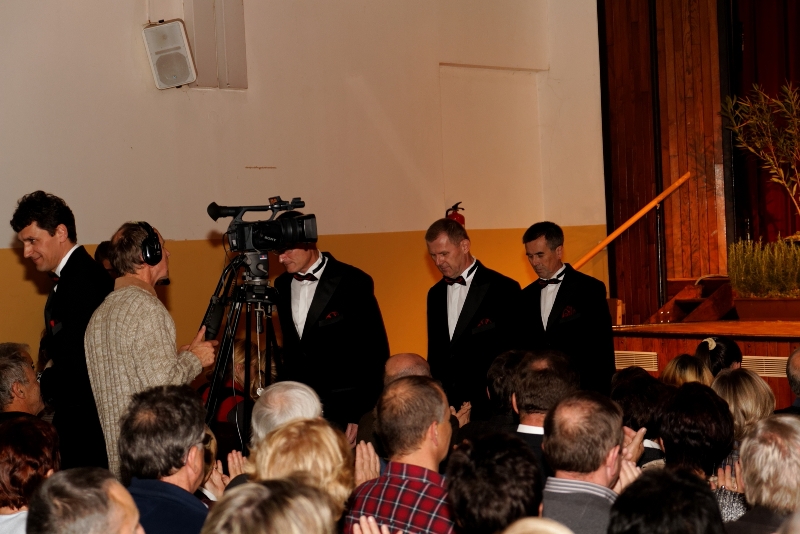 oktet oktet_zven_koncert_2011_08-.jpg