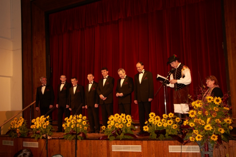 Oktet_Zven_letni_koncert_2013_14-.jpg